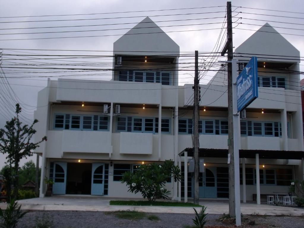 Albatross Guesthouse @ Thungwualaen Beach Pathiu Exterior foto