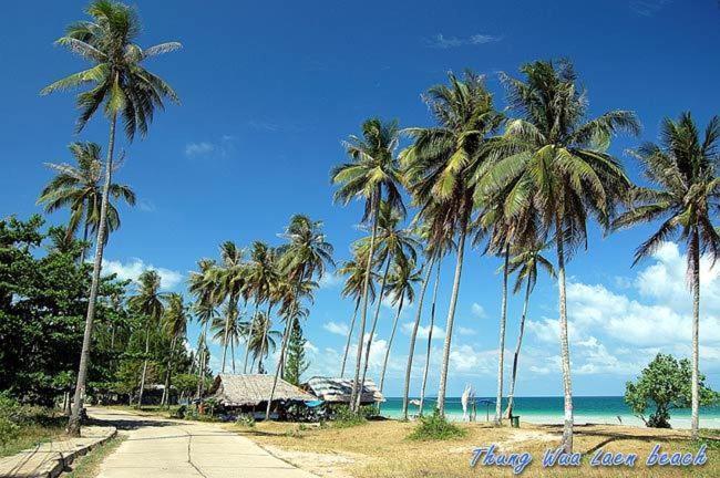 Albatross Guesthouse @ Thungwualaen Beach Pathiu Exterior foto