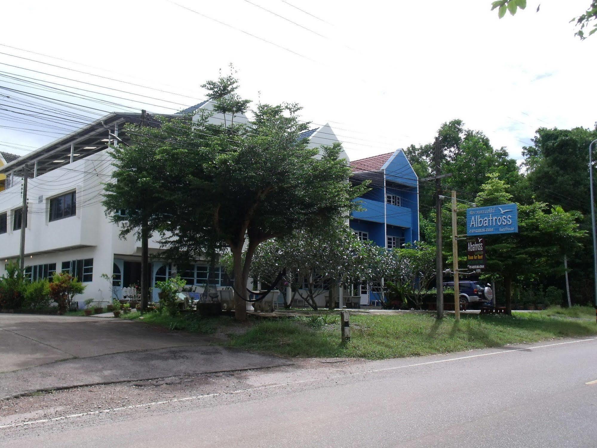 Albatross Guesthouse @ Thungwualaen Beach Pathiu Exterior foto